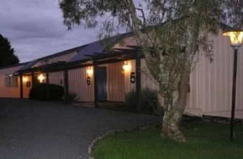 Caves Motor Inn