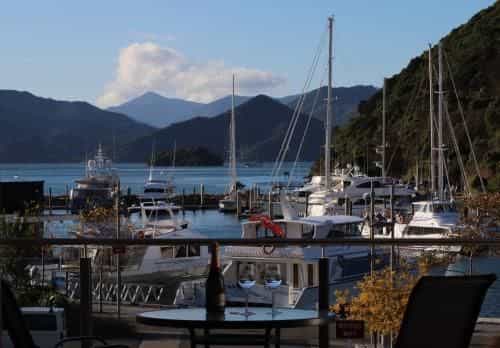 The Moorings - Luxury Waterfront Apartment