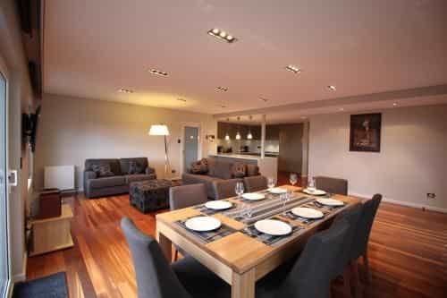 Sunny 3 Bedroom Apartment in Sandy Bay