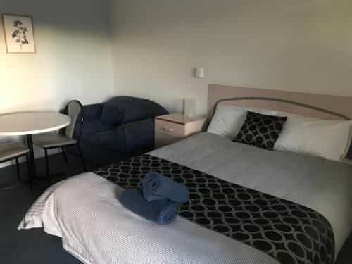 County Lodge Motel