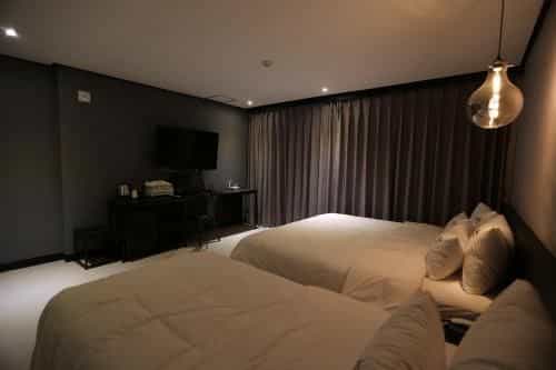 โรงแรมอัลมอนด์ คูโป สเตชั่น