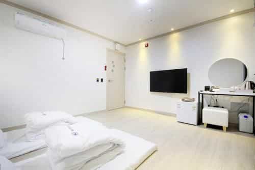Mj Hotel