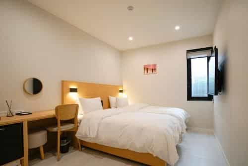 Mipo Oceanside Hotel