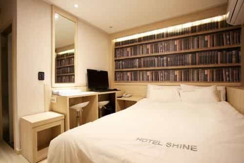 โรงแรมไชน์