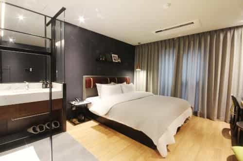 โรงแรมบราวน์ดอท ซอมยอน