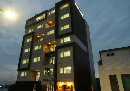 Iris Hotel