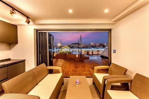 The Jade Hotel