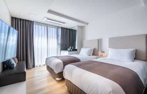 Brown Suites Hotel and Resort