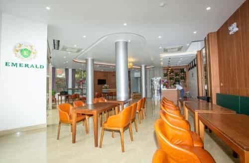 Emerald Hotel Cat Ba