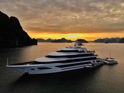 Scarlet Pearl Cruises Scarlet Pearl Cruises
