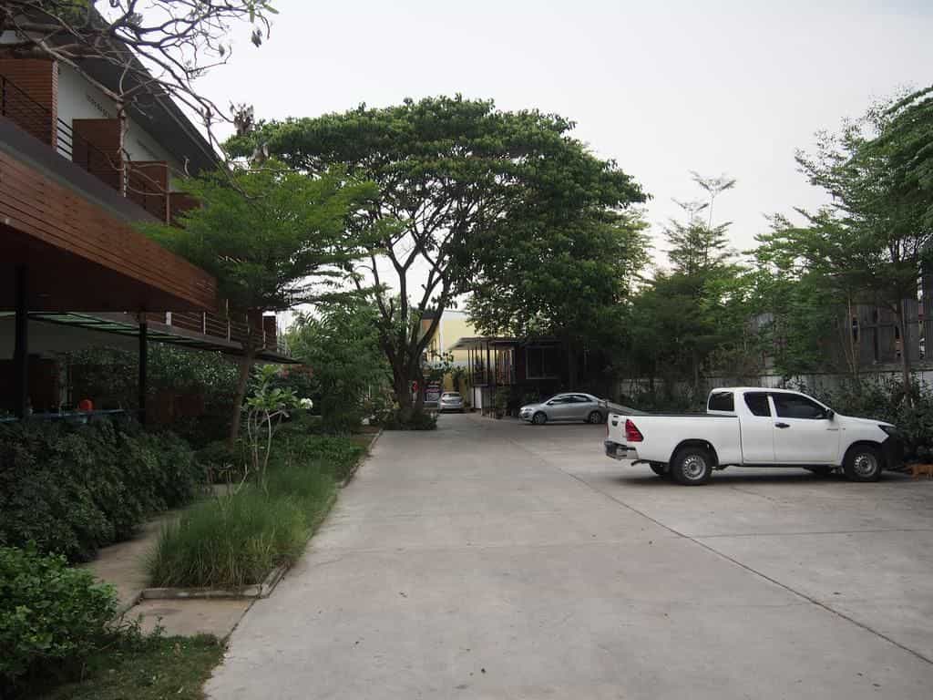 บ้านสกุลเพชร บ้านสกุลเพชร
