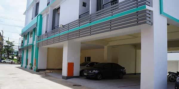 Sirichai Living