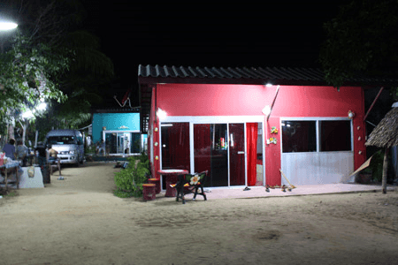บ้านติดหาด รีสอร์ท บ้านติดหาด รีสอร์ท