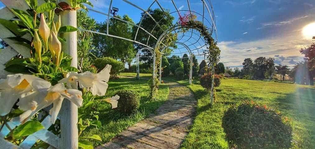 Malangpor Hall & Garden