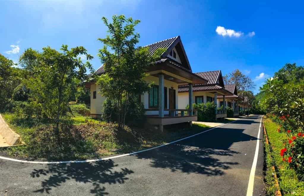 บ้านสวนทิพย์รีสอร์ต สัตหีบ