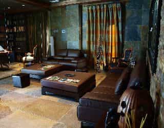 Los Almirantes Hotel