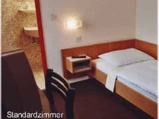 Hotel Meran  Hallenbad + Sauna