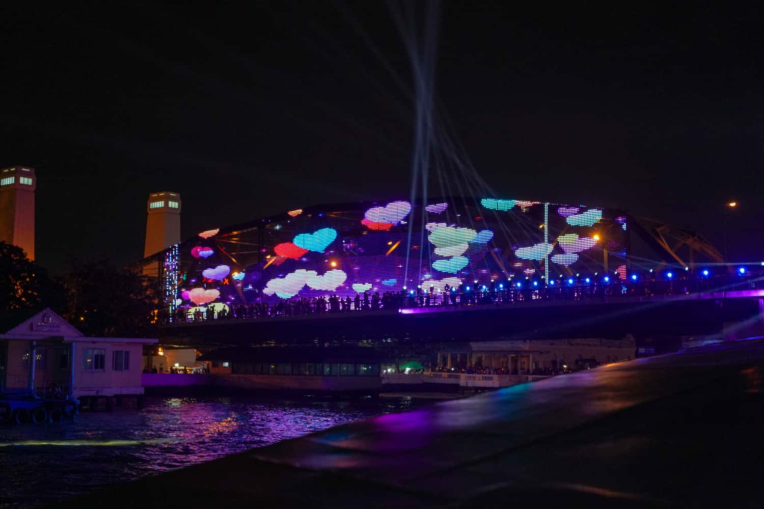 ล่องเรือชมงานวิจิตรเจ้าพระยา 2568 ด้วยเรือไฟฟ้า ThaiGo1