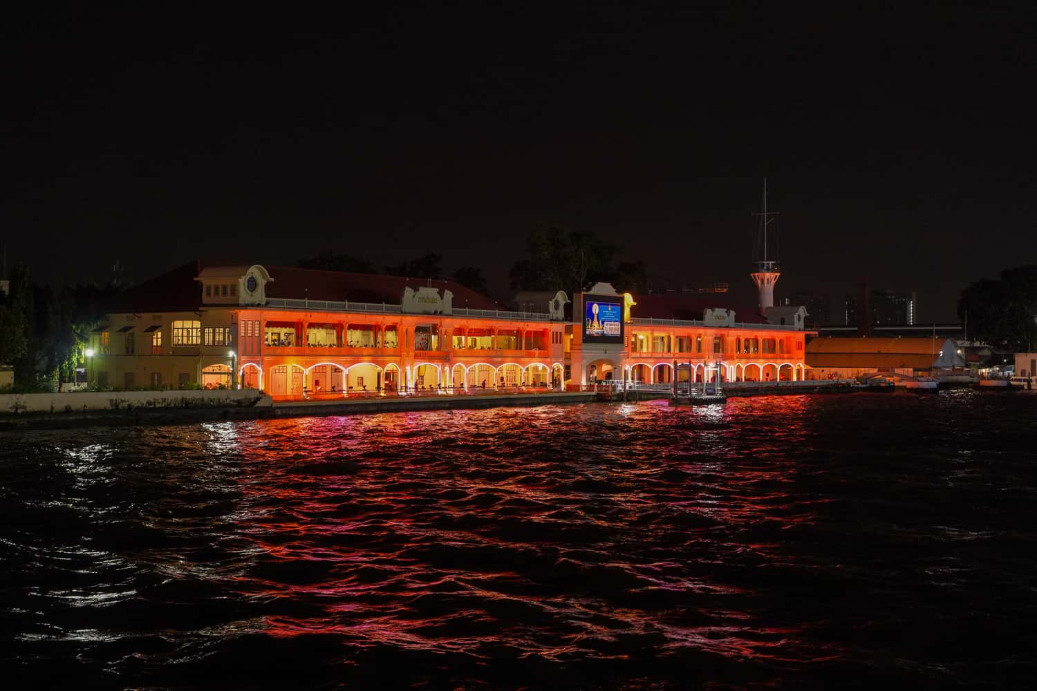 ล่องเรือชมงานวิจิตรเจ้าพระยา 2568 ด้วยเรือไฟฟ้า ThaiGo2