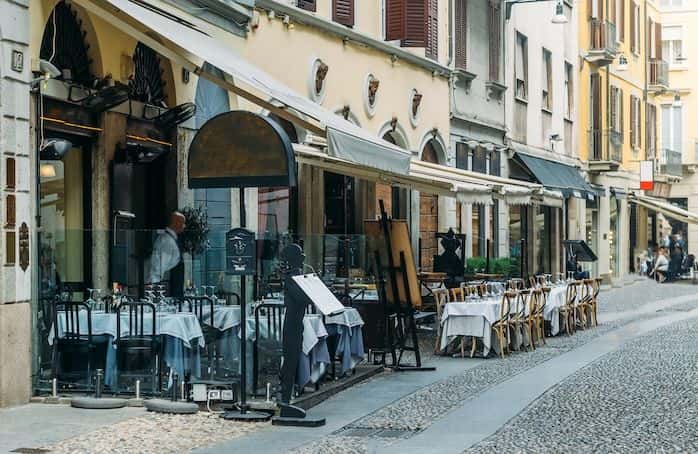 Aperitivo and street food tour in Rome1