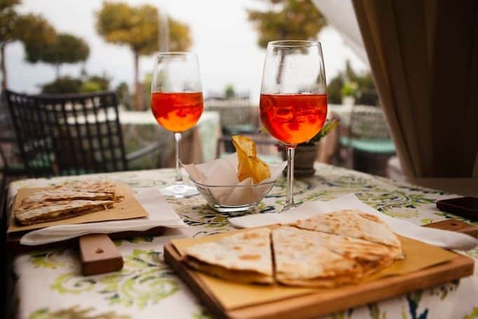 Aperitivo and street food tour in Rome2