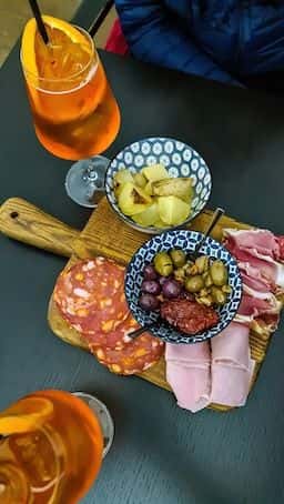 Aperitivo and street food tour in Rome3