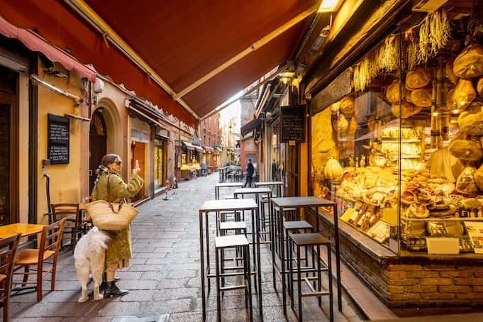 Bologna private foodie walking tour2