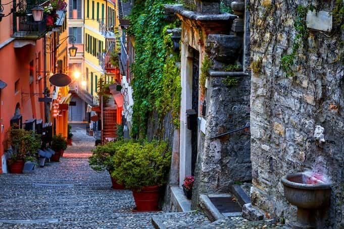 Half-day private and personalized walking tour of Milan1