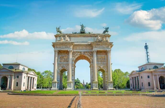 Half-day private and personalized walking tour of Milan4