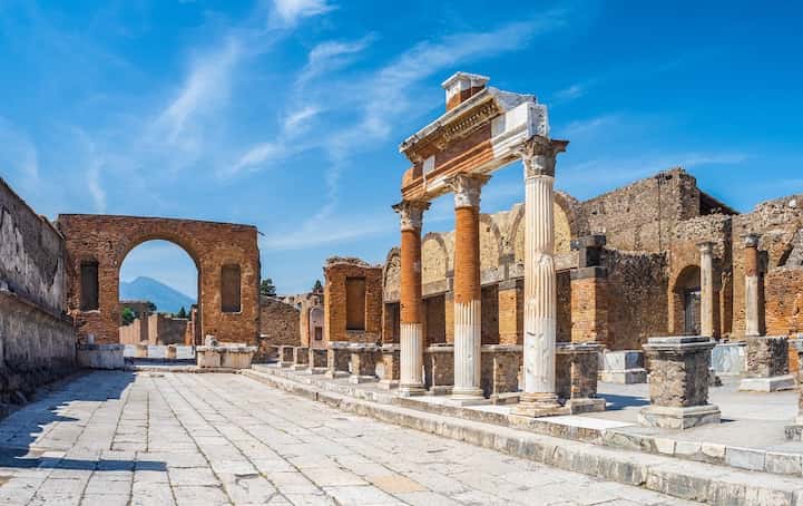 Skip-the-line ticket for the Ruins of Pompeii and audio guide2