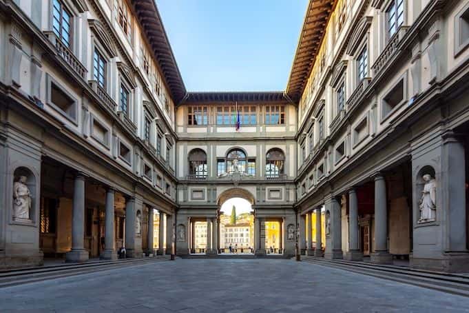 Uffizi ticket entrance and open bus tour of Florence2