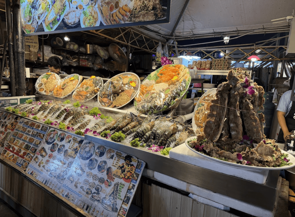 ทริปเที่ยวตลาดน้ำและตลาดร่มหุบ ที่ราชบุรี-สมุทรสงคราม (1 วัน) ทัวร์ส่วนตัว ทริปเที่ยว และเดย์ทริป3