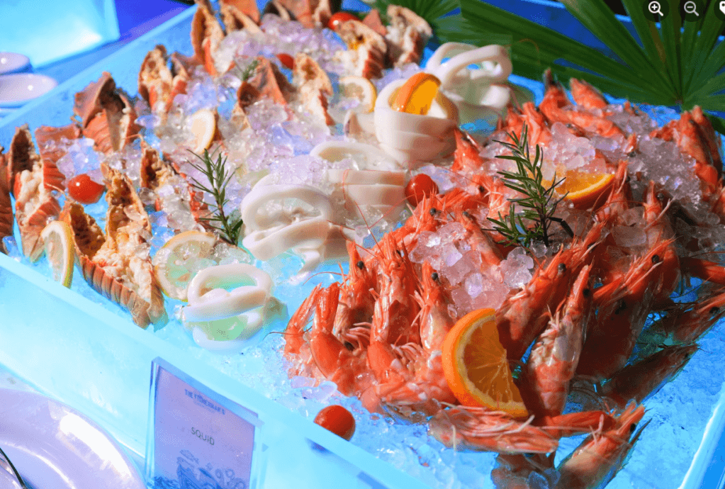 บุฟเฟ่ต์อาหารทะเลฟิชเชอร์แมนมาร์เก็ตที่ศาลาริมน้ำ | โรงแรมอวานี พัทยา รีสอร์ท4