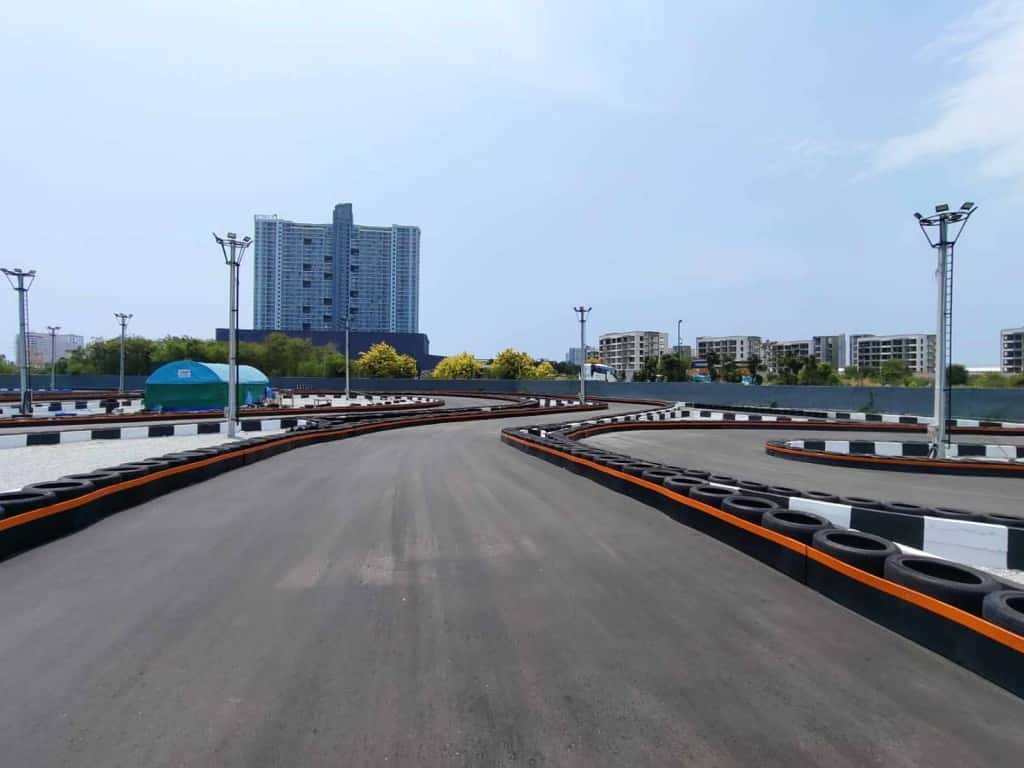 สัมผัสประสบการณ์การขับรถโกคาร์ทที่ EasyKart พัทยา (เทพประสิทธิ์)3