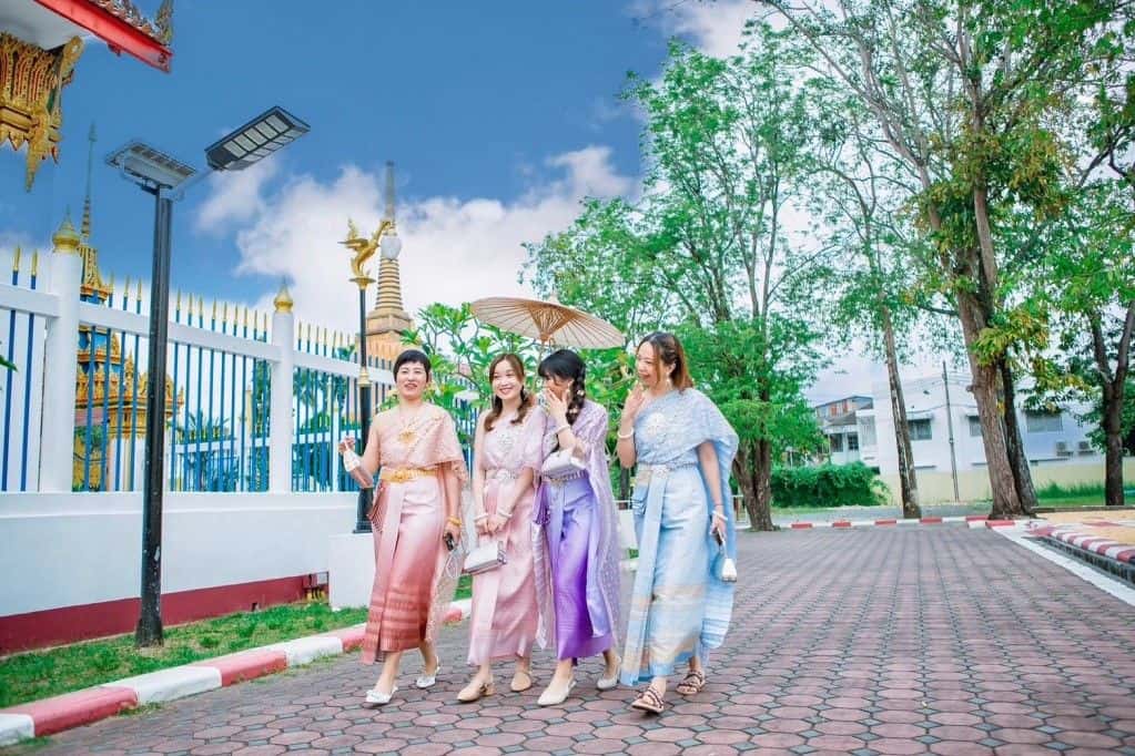 บริการเช่าชุดไทย SANAETHAI CLOSET ภูเก็ต1