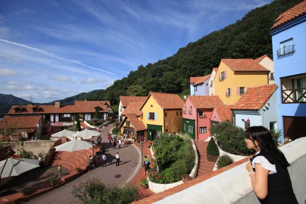 ทัวร์รถบัส 1 วันไปเกาะนามิ | เที่ยวเกาะนามิ หมู่บ้านฝรั่งเศส (Petite France) ขี่จักรยานบนรางรถไฟ (คังชอนเรลไบค์) | เกาหลีใต้  เกาหลี - เมืองทั้งหมด - กังวอน - คยองกี - โซล ทริปเที่ยว และเดย์ทริป2