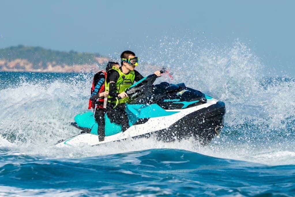 ประสบการณ์มันส์สุดขีด! ขี่เจ็ทสกีลุยคลื่นที่พัทยา โดยเสี่ยเบิร์ด4