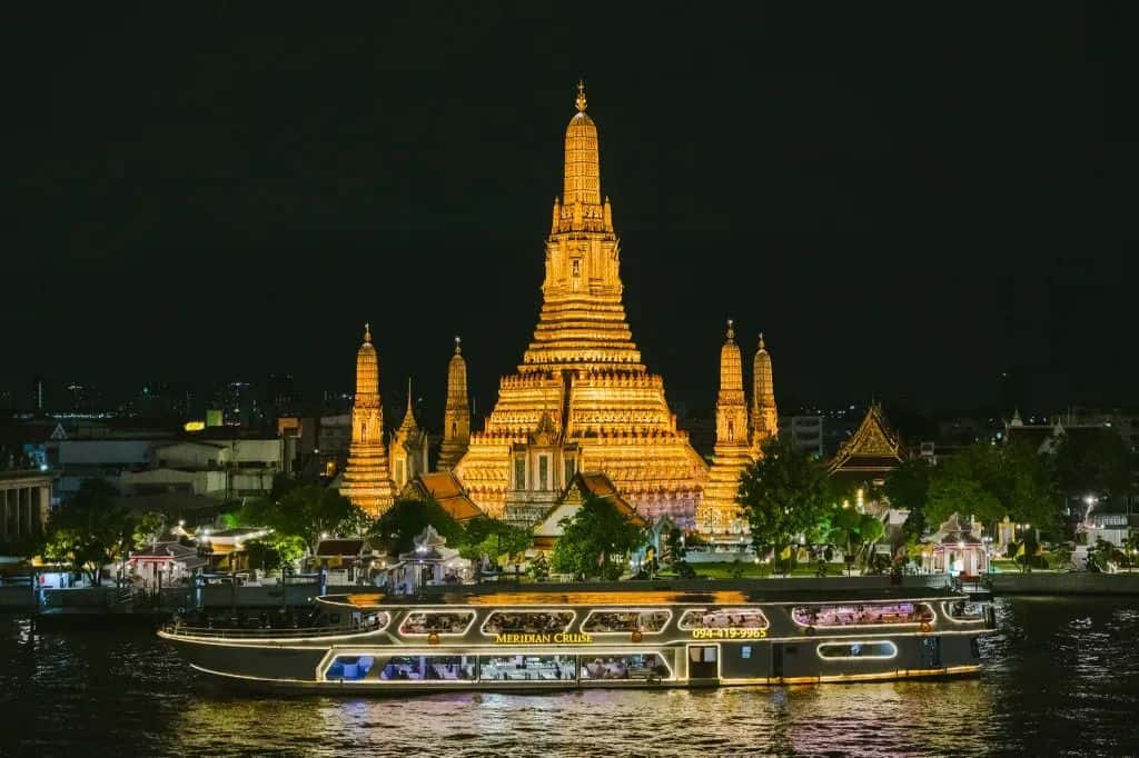 ล่องเรือเมอริเดียน ดินเนอร์ครูซ กรุงเทพฯ1