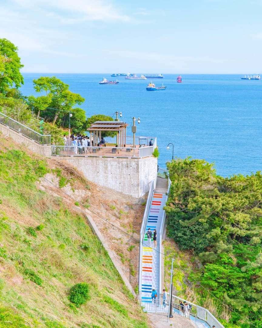 ทัวร์ปูซานเต็มวัน | วัดแฮดอง ยงกุงซา + รถไฟแฮอึนแด BlueLinePark + รถไฟแคปซุล (รถไฟปุ๊กปิ๊ก) + หมู่บ้านชายฝั่งฮวีนยออุล + หมู่บ้านวัฒนธรรมคัมชอน (ออกเดินทางจากปูซาน) | เกาหลีใต้ ทริปเที่ยว และเดย์ทริป3