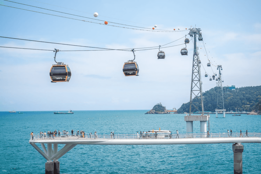ทัวร์ปูซานเต็มวัน | วัดแฮดอง ยงกุงซา + รถไฟแฮอึนแด BlueLinePark + รถไฟแคปซุล (รถไฟปุ๊กปิ๊ก) + หมู่บ้านชายฝั่งฮวีนยออุล + หมู่บ้านวัฒนธรรมคัมชอน (ออกเดินทางจากปูซาน ทริปเที่ยว และเดย์ทริป1