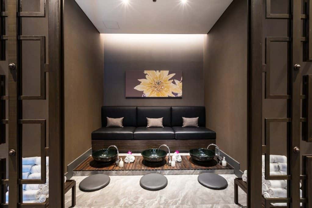 Let's Relax Spa – Valid at All Branches1