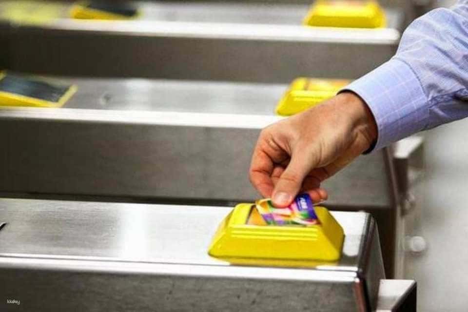 บัตร Hong Kong Tourist Octopus Card | บัตรมีเงินสะสมเริ่มแรก HK$50 ใช้งานได้ทันที (รับที่สนามบินฮ่องกง) | บัตรเดียวเที่ยวฮ่องกง/มาเก๊า/336 เมืองในจีนแผ่นดินใหญ่ได้ไม่จำกัด1