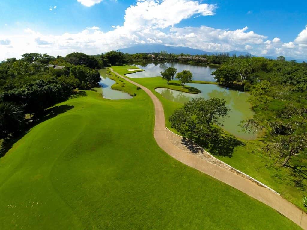 MAE JO GOLF CLUB2