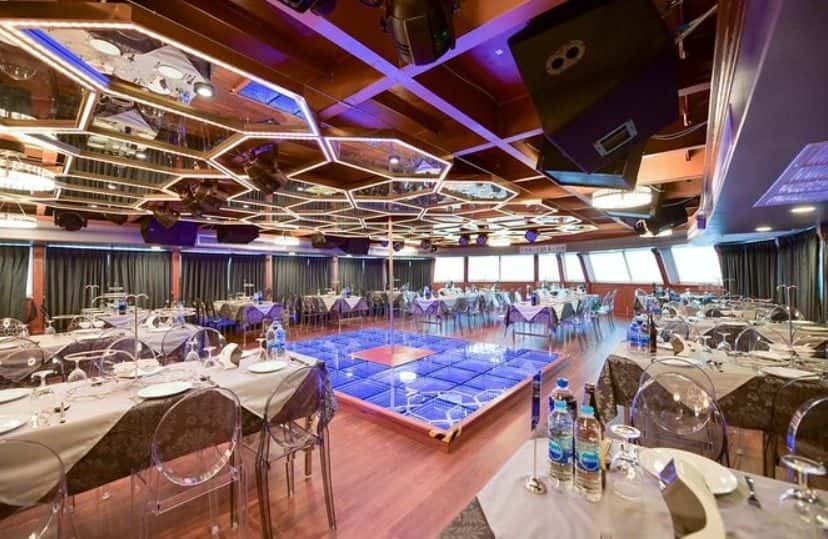 ล่องเรือดินเนอร์และคาบาเรต์โชว์สุดหรูบนเรือ All Star Cruise พัทยา4