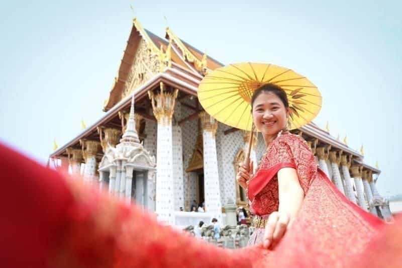 เช่าชุดไทยที่ Gradum Studio ในกรุงเทพฯ (พร้อมบริการทำผมและเครื่องประดับ)2