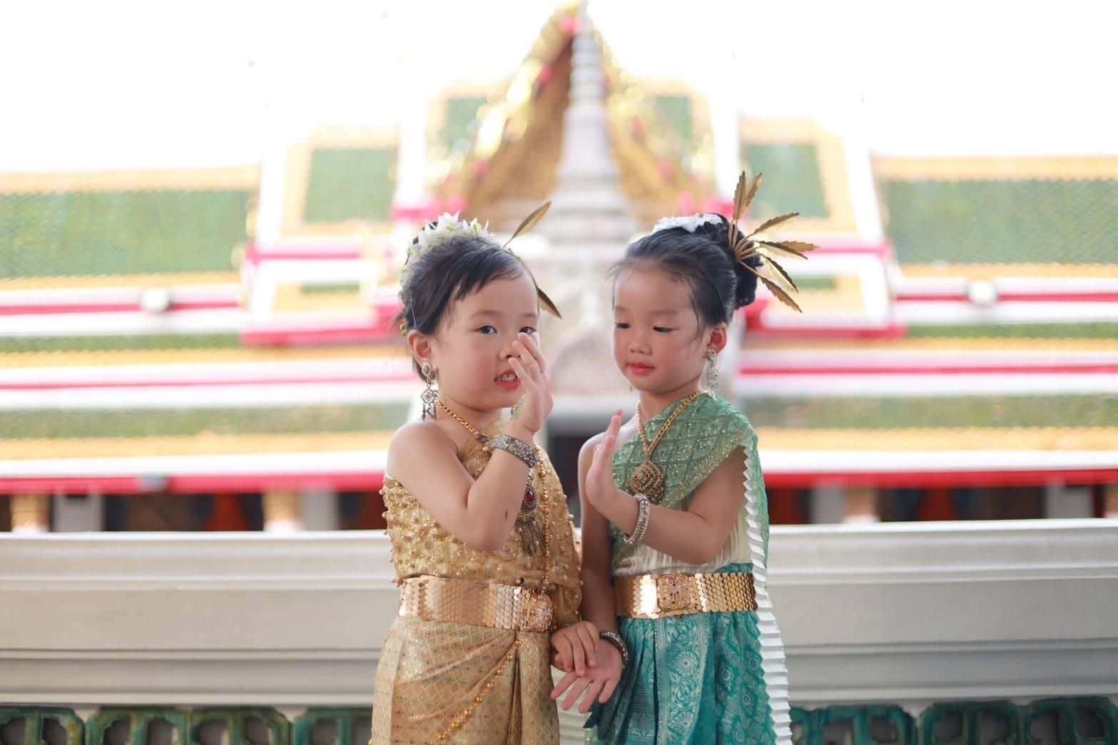 เช่าชุดไทยที่ Gradum Studio ในกรุงเทพฯ (พร้อมบริการทำผมและเครื่องประดับ)1