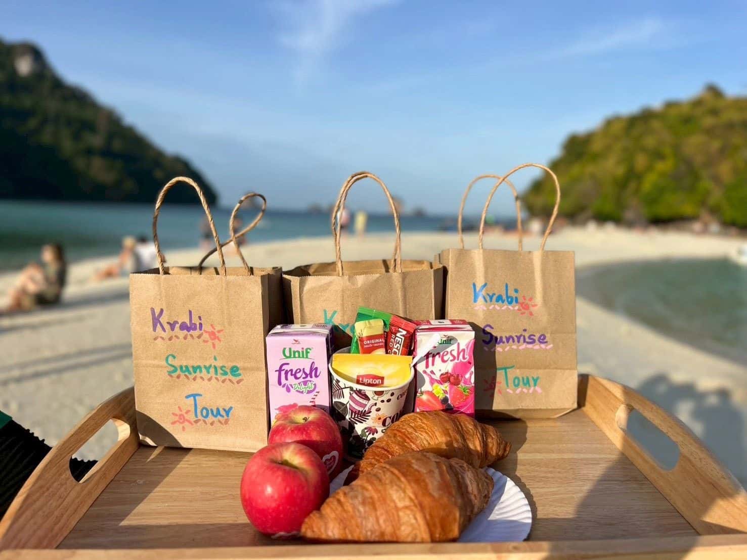 Early Bird Phi Phi Islands, Maya Bay, Bamboo Island, Chicken Island by Speedboat Trips and Day Trips3
