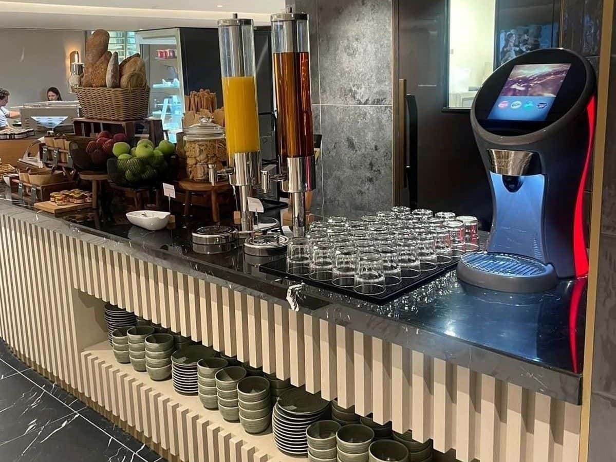 Zayed International Airport - Abu Dhabi (AUH) Lounge Pass3