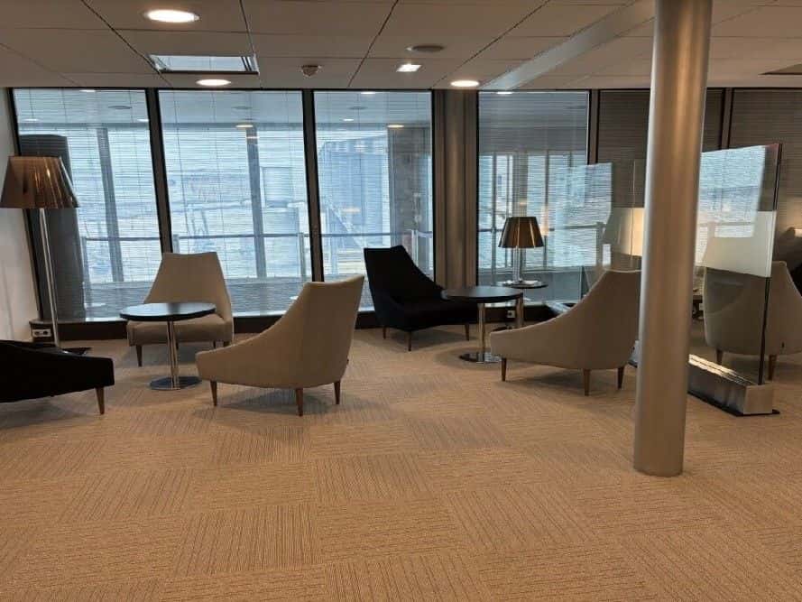 ห้องรับรองสนามบินชาร์ล เดอ โกล (CDG)1