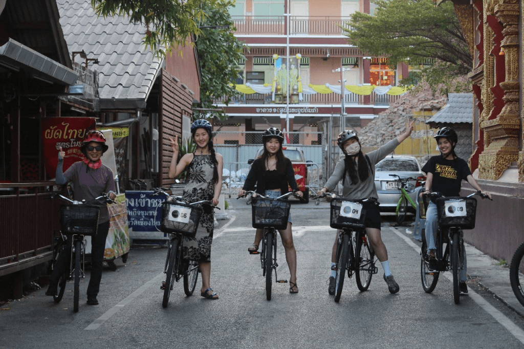 ทัวร์ปั่นจักรยานชมเมืองเชียงใหม่ยามราตรี1